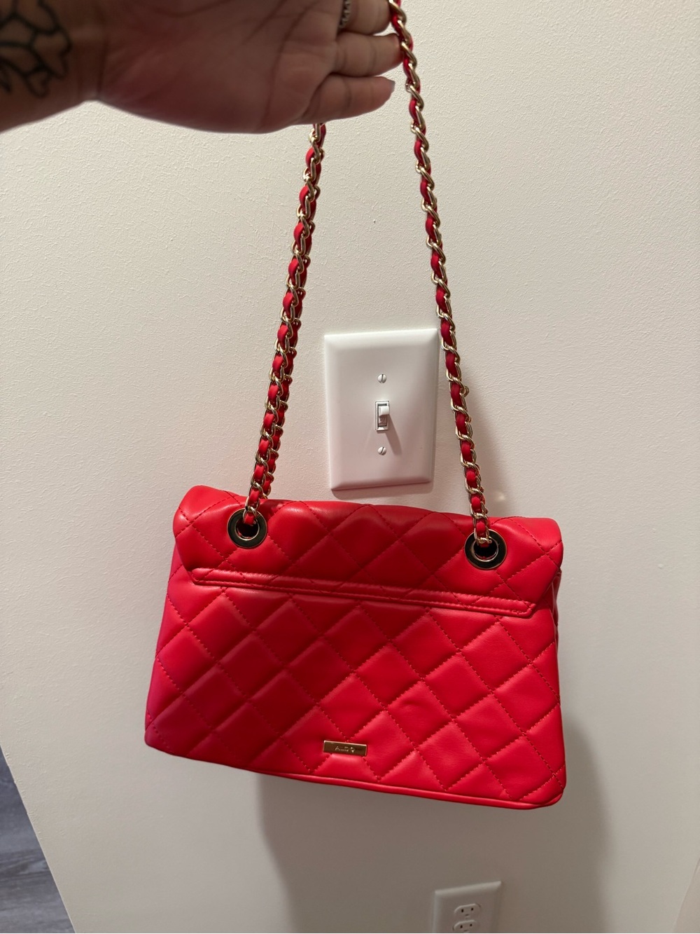 Aldo Red Quilted Chain-Handle Shoulder Bag with Gold Hardware - Picture 2 of 4